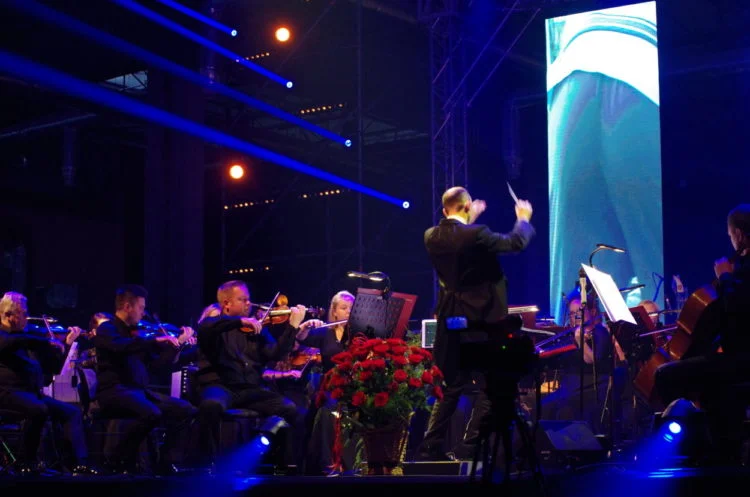 filmowe piosenki otwarcie arena festival